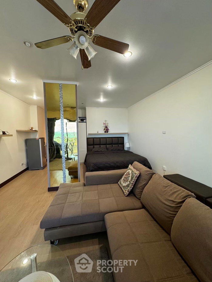 picture 1-BR Condo at View Talay 3 Condominium Pratumnak close to Phratamnak (ID 2470703) - 1/11