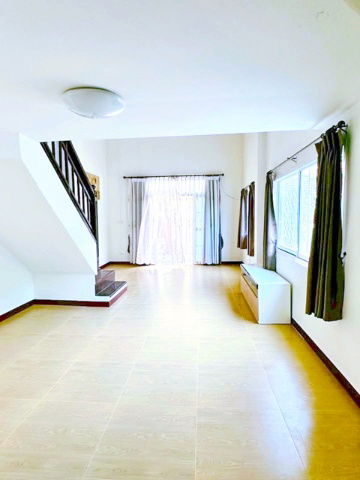 รูป สวนสยาม100ม MRT ราษฎร์พัฒนา เสรีไทย 77-85 .ให้เช่าทาวน์โฮม 3 ชั้น 49 ตร.วา.200 ตร.ม. พร้อมเฟอร์ฯ 3 นอน 3 น้ำ หลังสุดท้าย นิคมบางชัน 1.1 กม - รูปที่ 5/8