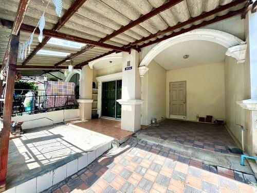 picture “2-Storey Townhouse for Rent, Move-in Ready, Soi Wat Sriwaree Noi – Best Price!” - 1/10