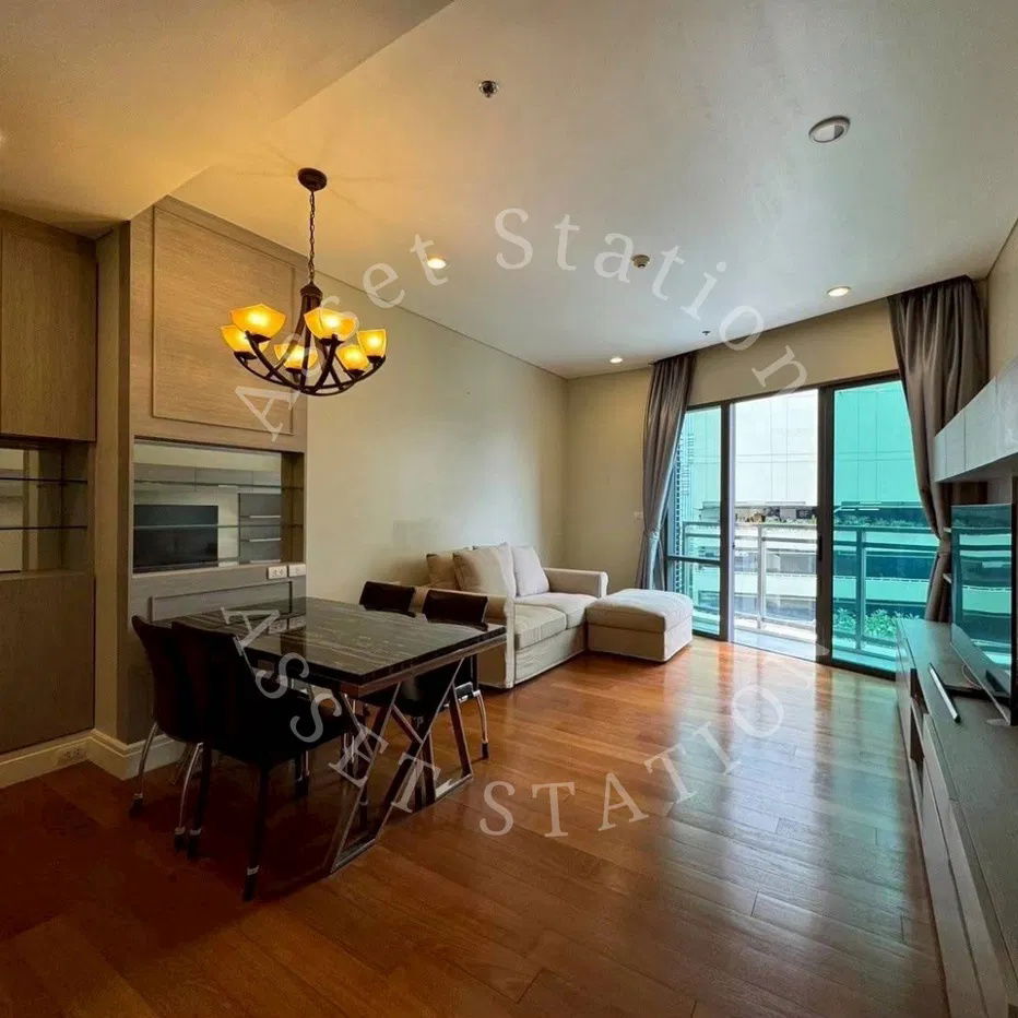 picture Bright Sukhumvit 24, a luxury condominium for business professionals, is located in the heart of the city, near BTS Phrom Phong. - 4/12