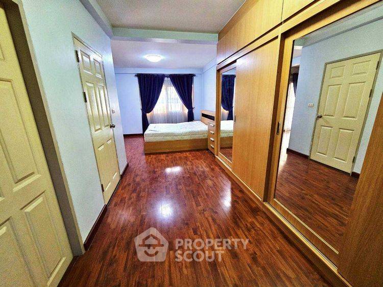 รูป ทาวน์เฮ้าส์ 3-ห้องนอน ใน ดอนเมือง (ID 2431141) - รูปที่ 10/16