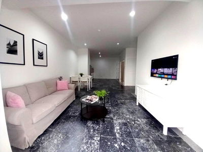 คอนโดให้เช่า : SPACIOUS 2 BEDROOMS / 2 BATHROOMS THONGLOR