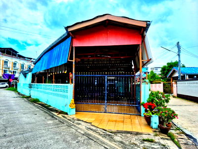 บ้านเดี่ยว หาดบางเสร่ : บ้านทำเลชุมชนบางเสร่ ใกล้ตลาด ร้านอาหาร และชายหาด 