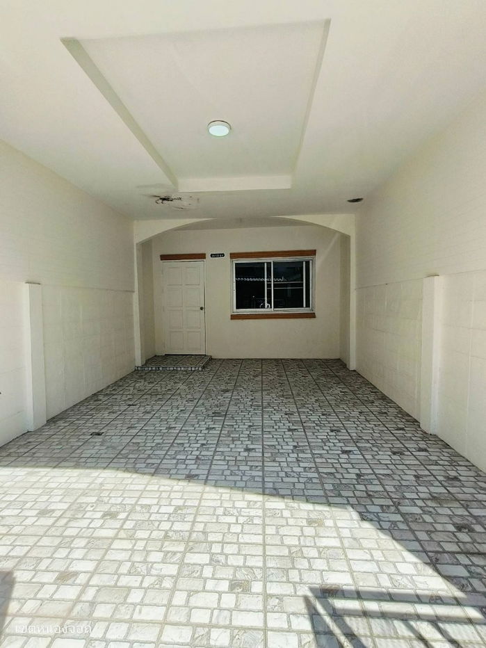 รูป บ้านทาวน์เฮาส์ 2 ชั้น
หมู่บ้าน ดีดี เฮ้าส์ ถนนอยู่วิทยา5
รีโนเวทใหม่พร้อมเข้าอยู่ - รูปที่ 3/15