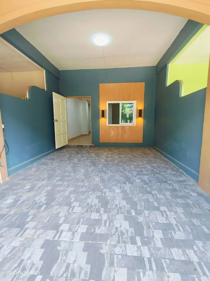 รูป ทาวน์เฮ้าส์ 2 ชั้น รีโนเวทใหม่
หมู่บ้านณราธร สุวินทวงค์ - รูปที่ 3/18