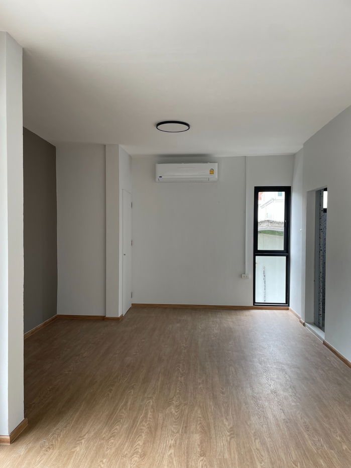 รูป ให้เช่าบ้านเดี่ยวรีโนเวทใหม่ ซอยลาดพร้าว 48 - รูปที่ 10/17