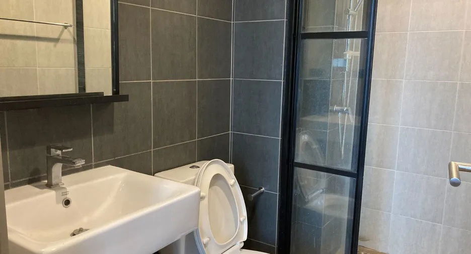 picture Urgent sale, The Base Garden Rama 9 , 1 b/r , 34th flr. city view, price lower than appraisal. - 7/13