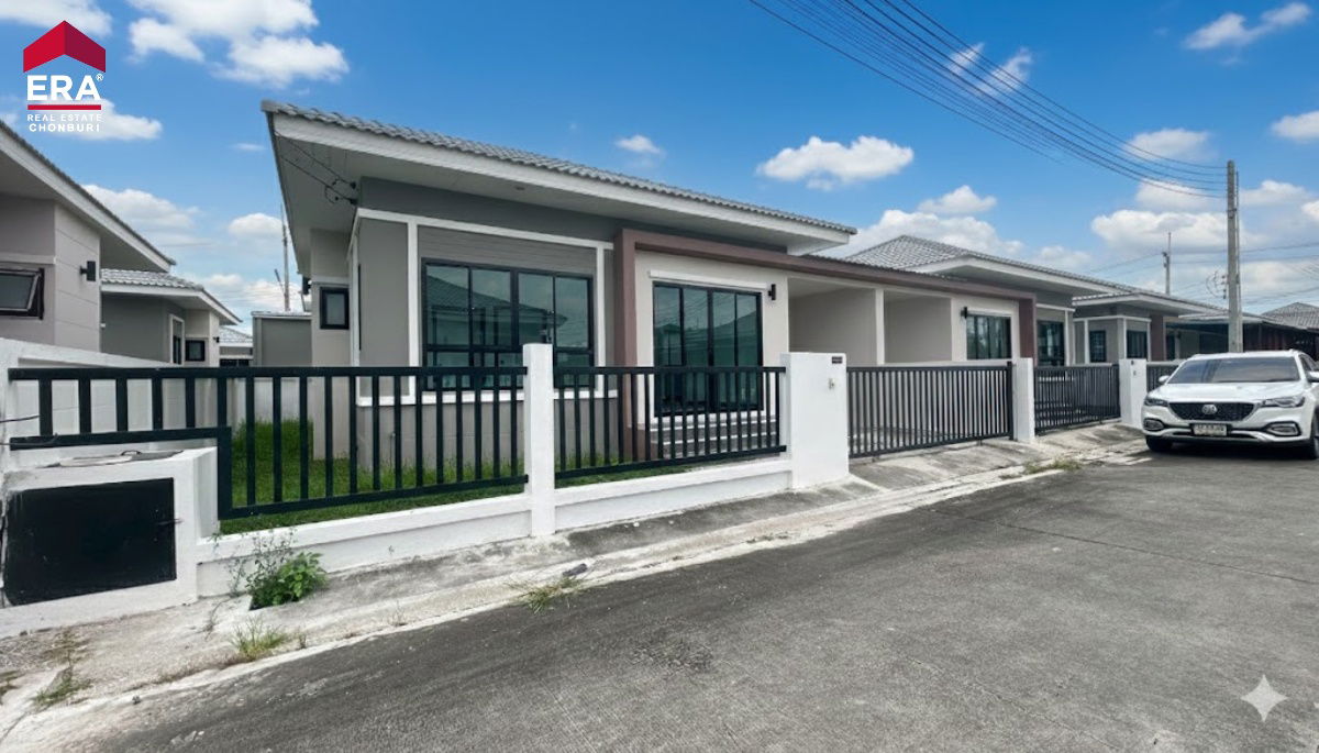 รูป บ้านมีสุข 8 พนัสนิคม โปรแรงส่งท้ายปี! เลือกรับคูปอง 200,000 บาททันที - รูปที่ 2/13