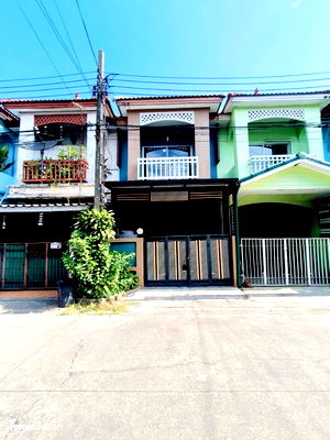 ทาวน์โฮม เขตหนองจอก : ทาวน์เฮ้าส์ 2 ชั้น  รีโนเวทใหม่
 หมู่บ้านณราธร สุวินทวงค์