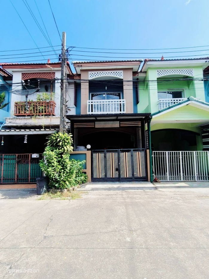 รูป ทาวน์เฮ้าส์ 2 ชั้น รีโนเวทใหม่
หมู่บ้านณราธร สุวินทวงค์ - รูปที่ 1/18