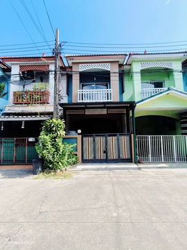 ทาวน์เฮ้าส์ 2 ชั้น รีโนเวทใหม่
หมู่บ้านณราธร สุวินทวงค์