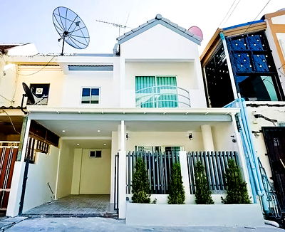 ทาวน์โฮม วัดพระใหญ่ : ขายทาวน์เฮ้าส์ 2 ชั้น สไตล์โมเดิร์น ที่เทพประสิทธิ์