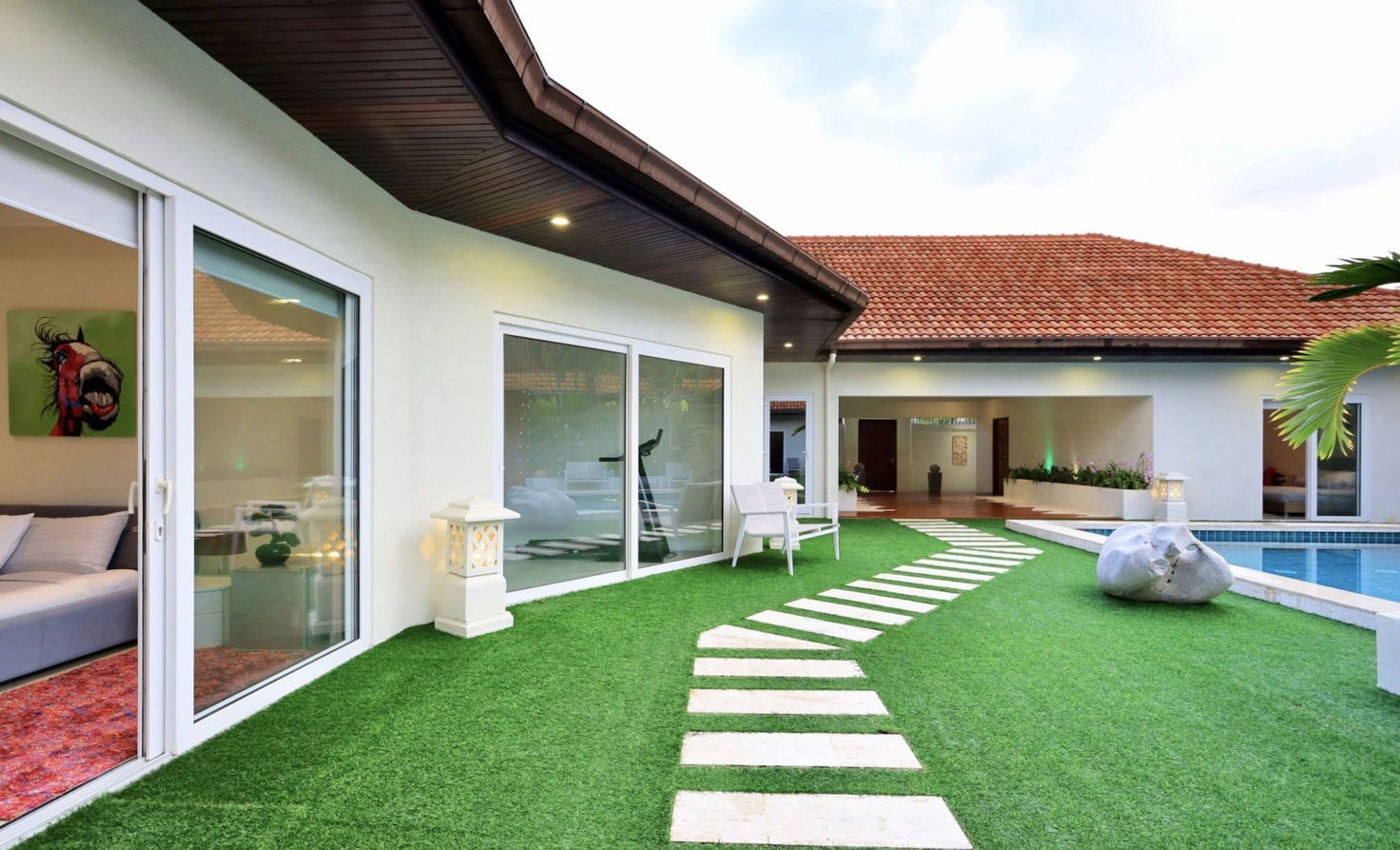 รูป ให้เช่าวิลล่าหรูขนาดใหญ่ 6 ห้องนอน พร้อมสระว่ายน้ำส่วนตัว – ชายหาดจอมเทียนทำเลดีเยี่ยม - รูปที่ 5/21