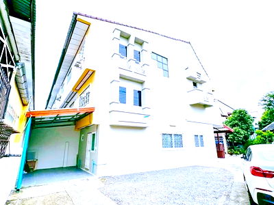 เช่าทาวน์โฮม เขตคันนายาว : สวนสยาม100ม MRT ราษฎร์พัฒนา เสรีไทย 77-85 .ให้เช่าทาวน์โฮม 3 ชั้น 49 ตร.วา.200 ตร.ม. พร้อมเฟอร์ฯ 3 นอน 3 น้ำ หลังสุดท้าย นิคมบางชัน 1.1 กม