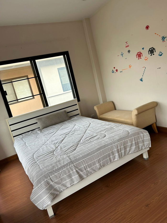 รูป 🏡 ปล่อยเช่าและให้ขาย บ้านเดี่ยว – หมู่บ้านวราบดินทร์ วงแหวนลำลูกกาคลอง 5 3 ห้องนอน 2 ห้องน้ำ ทำเลดี ใกล้ตลาด - รูปที่ 9/15