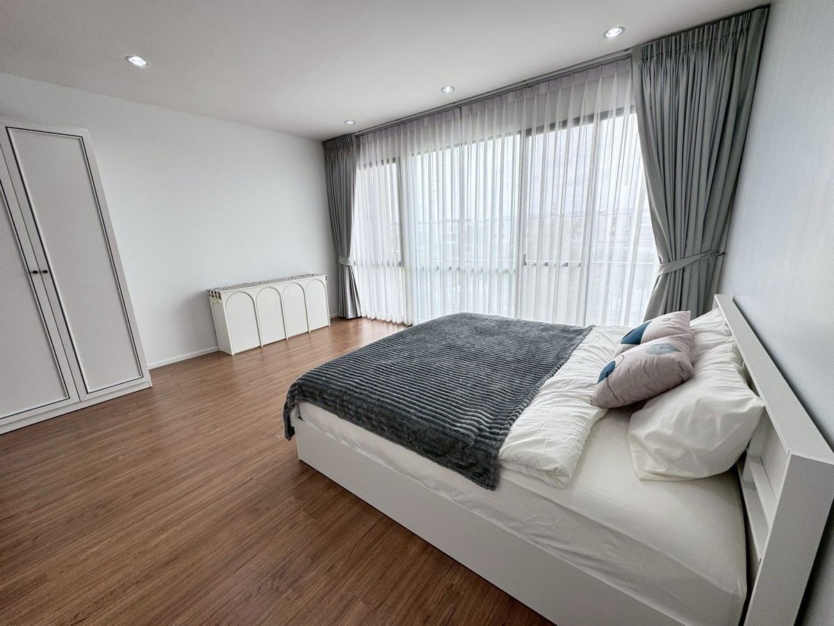 picture AB05806 - Baan Klang Muang Rama 9 - Krungthep Kreetha - 4/12