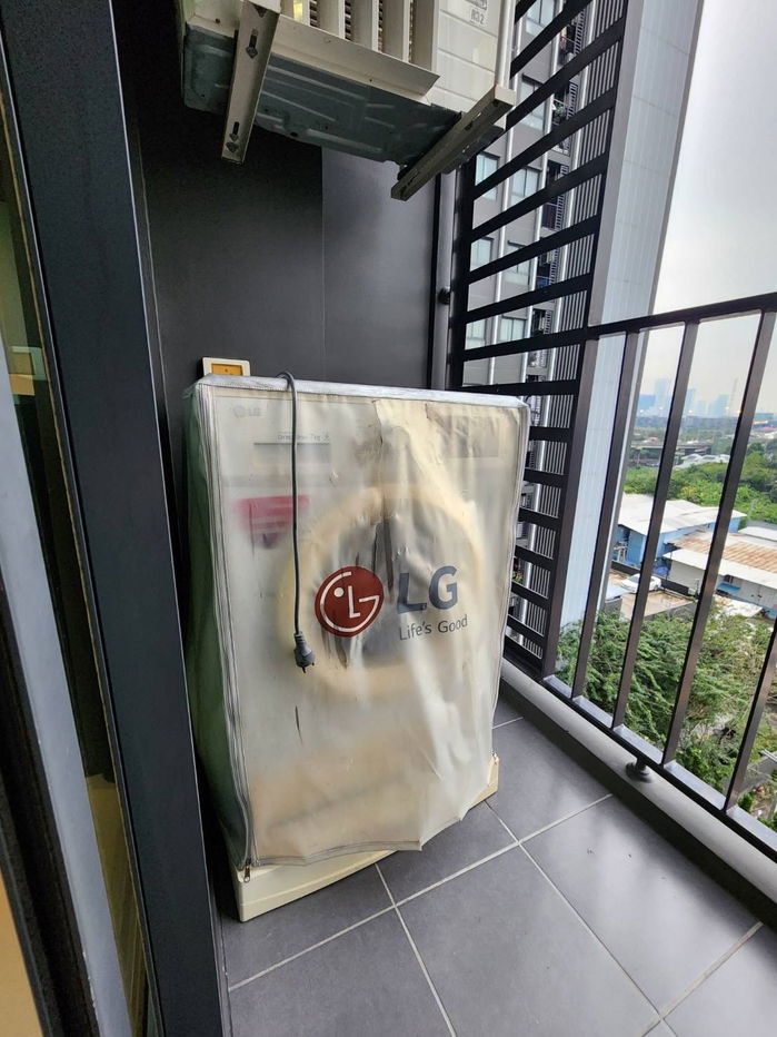 picture 14,000 Baht, 1-bedroom, 1-bathroom partitioned room at IDEO NEW RAMA9, 31 sqm, 10th floor, pool view. Includes washing machine. Call 0945603437 - 6/13