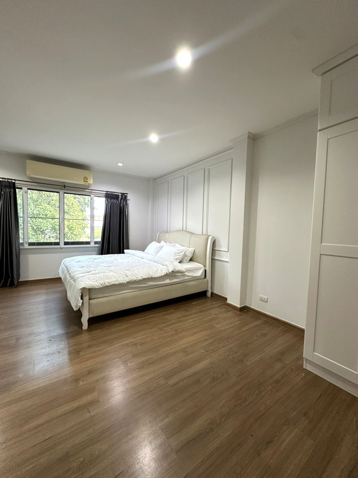 picture For Rent: 3-Storey Detached Corner House at Siri House Ratchada 18 ðClose to MRT Huai Khwang - 9/21