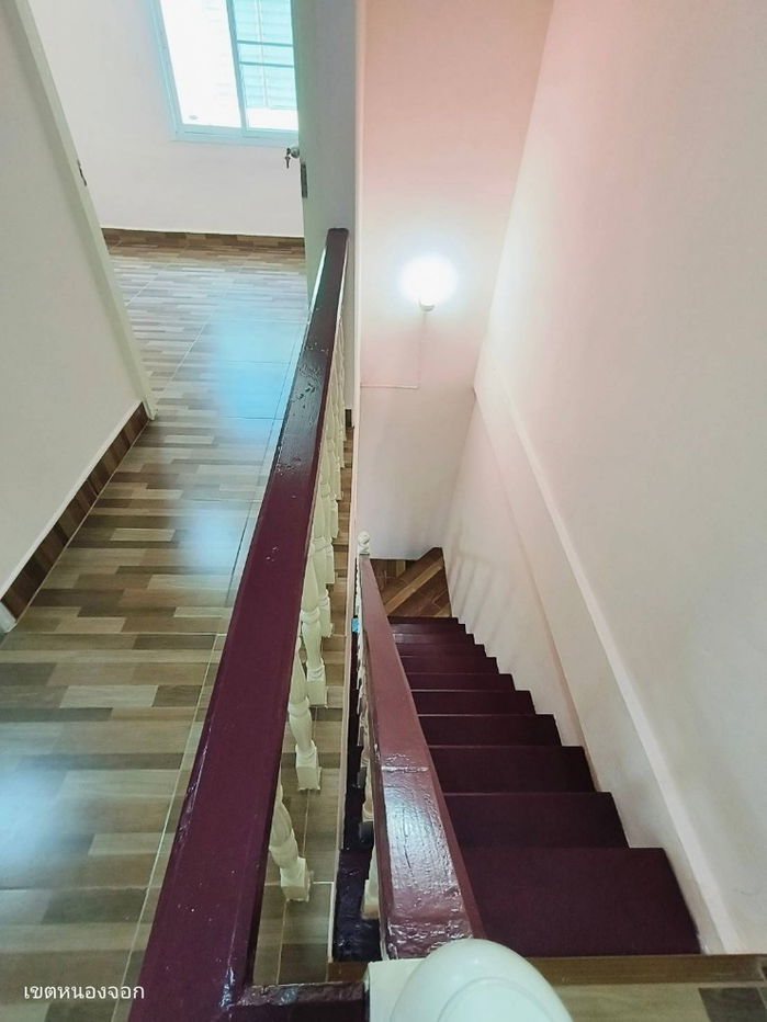 รูป ทาวน์เฮ้าส์ 2 ชั้น รีโนเวทใหม่
หมู่บ้านณราธร สุวินทวงค์ - รูปที่ 9/17