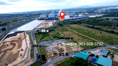 ที่ดิน อมตะซิตี้ : ขายที่ดิน 12 ไร่ 12 ตารางวา ต.มาบยางพร อ.ปลวกแดง ผังเมืองสีม่วงจุดขาว หน้ากว้าง 85 ม.