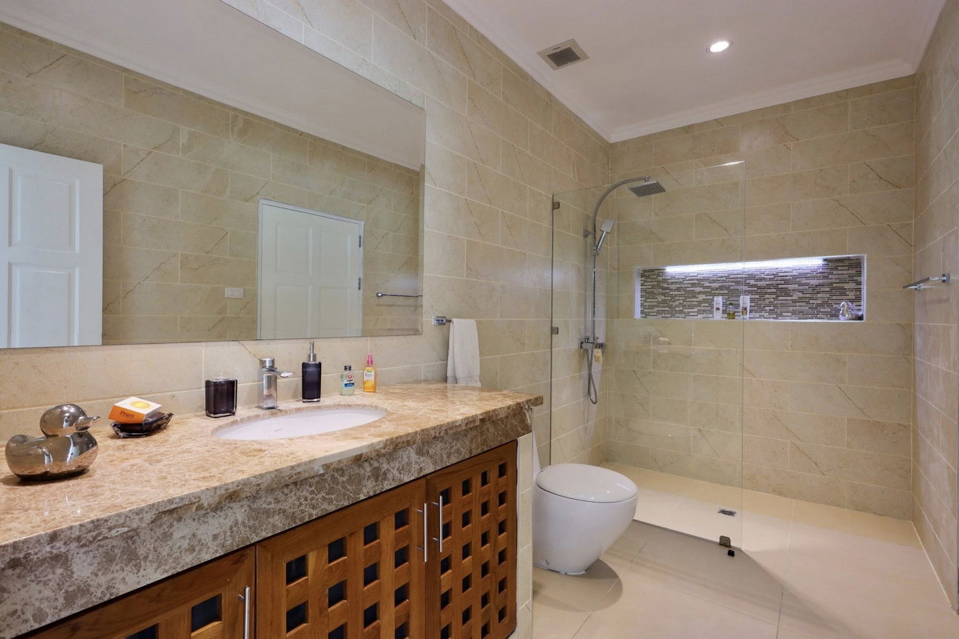 รูป ให้เช่าวิลล่าหรูขนาดใหญ่ 6 ห้องนอน พร้อมสระว่ายน้ำส่วนตัว – ชายหาดจอมเทียนทำเลดีเยี่ยม - รูปที่ 20/21