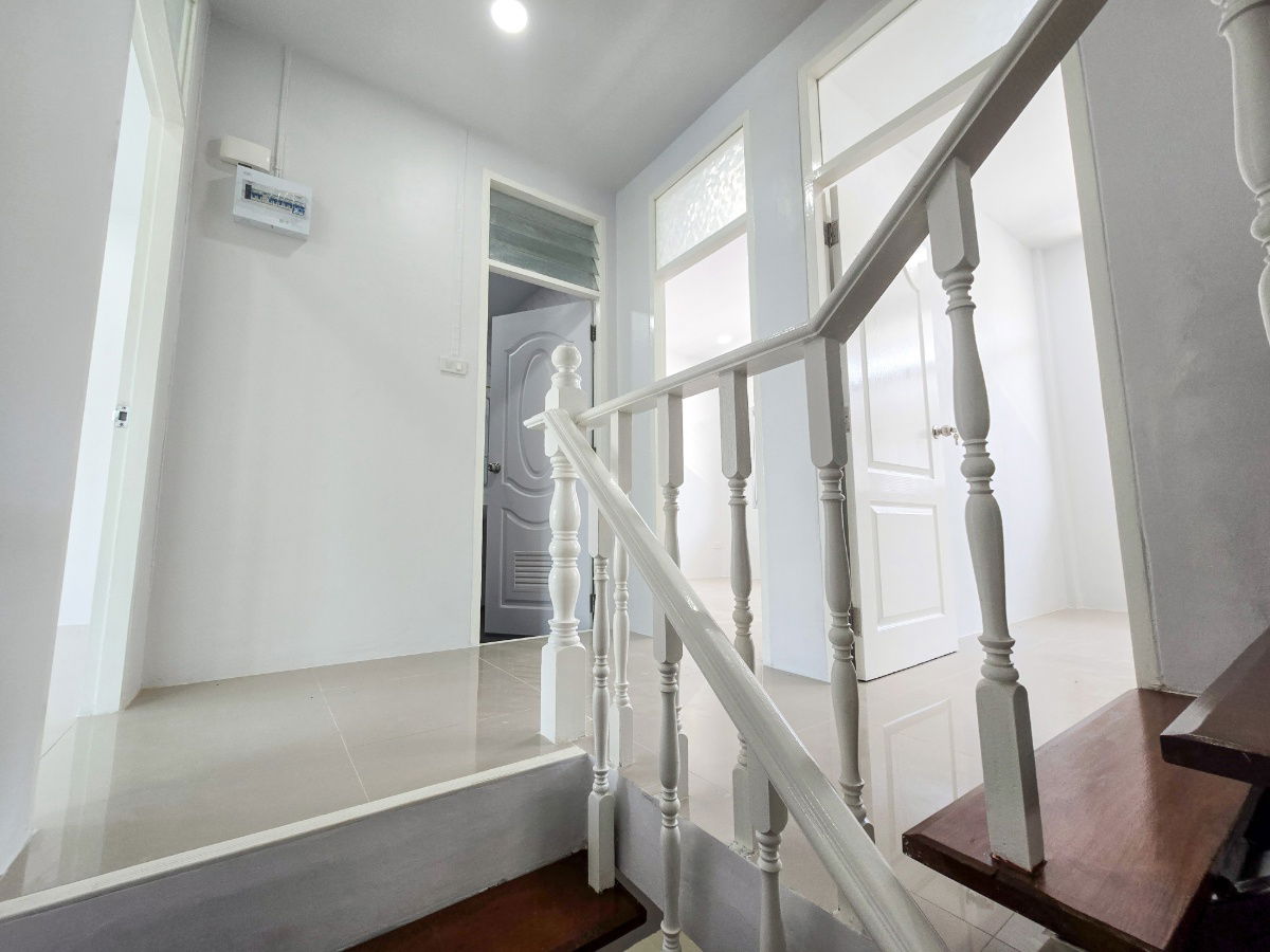 รูป ทาวน์เฮ้าส์2ชั้น รีโนเวทใหม่ สไตล์นอร์ดิก เนื้อที่เยอะกว้าง  หมู่บ้าน อยู่เจริญ 4 ลาดสวาย ลำลูกกา ปทุมธานี - รูปที่ 26/41