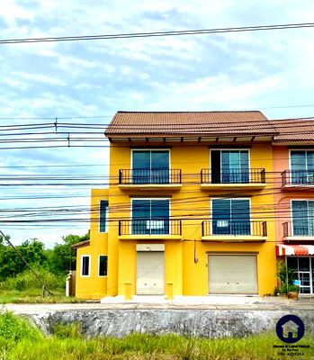 เช่าทาวน์โฮม สงขลา : ให้เช่าด่วน  ตึกคู่ 2 คูหา เชื่อมกัน 3 ชั้น หลังมุม ทำออฟฟิศก็ดี อยู่ใกล้ K&K ติดถนนใหญ่เส้นลพบุรีราเมศว์ เช่า 30,000 บาท 