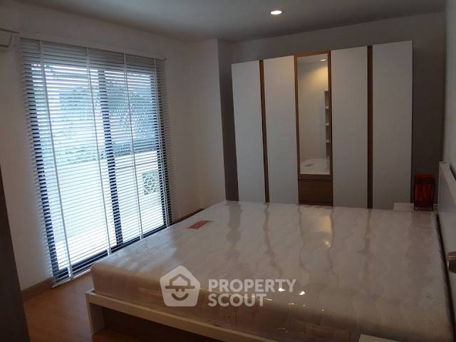 picture 2-BR Condo at Silom Terrace Condominium near BTS Sala Daeng (ID 2469903) - 10/11