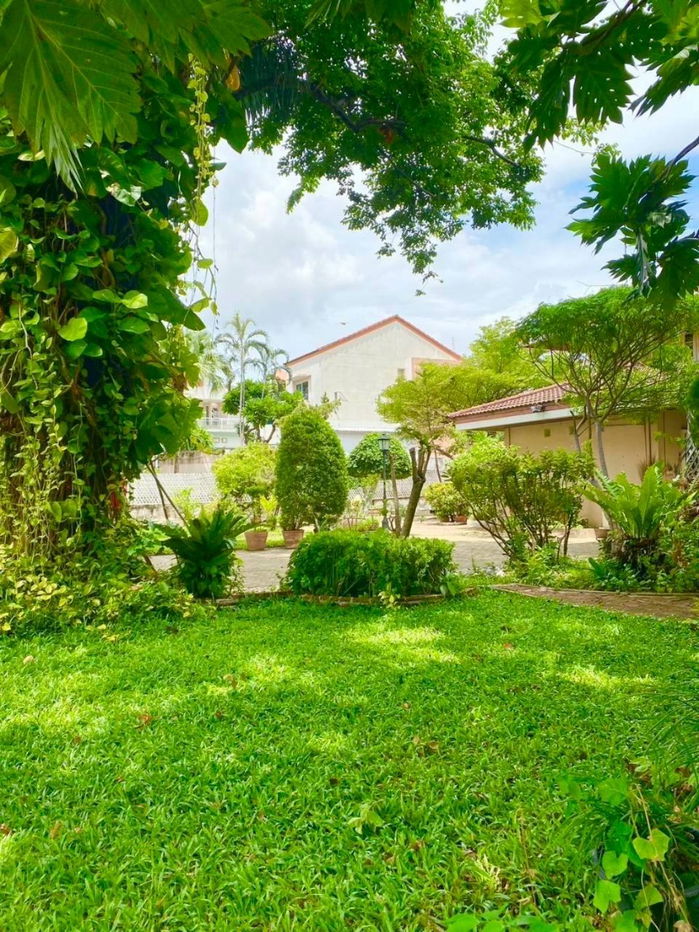 รูป ขายบ้านเดี่ยวสองชั้นสไตล์คลาสสิก เนื้อที่ 250 ตรม.ในบรรยากาศธรรมชาติร่มรื่น ราคา 37,500,000 บาท (150,000 บาทต่อตารางวา) - รูปที่ 8/17