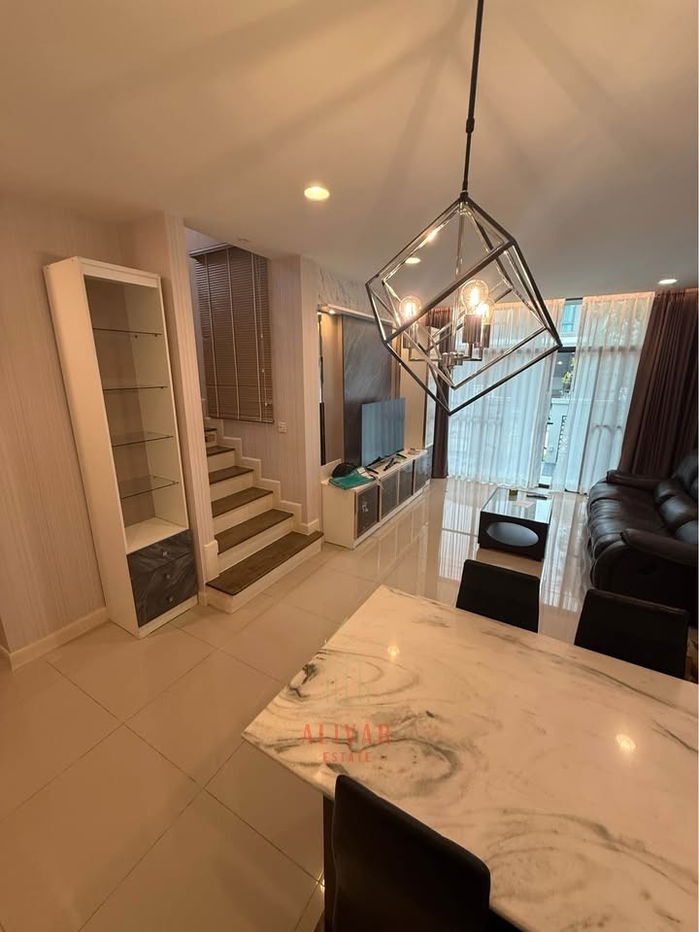 picture RH121125 For rent: Newly renovated 2-story detached house with 4 bedrooms at Setthasiri Pattanakarn. - 7/17