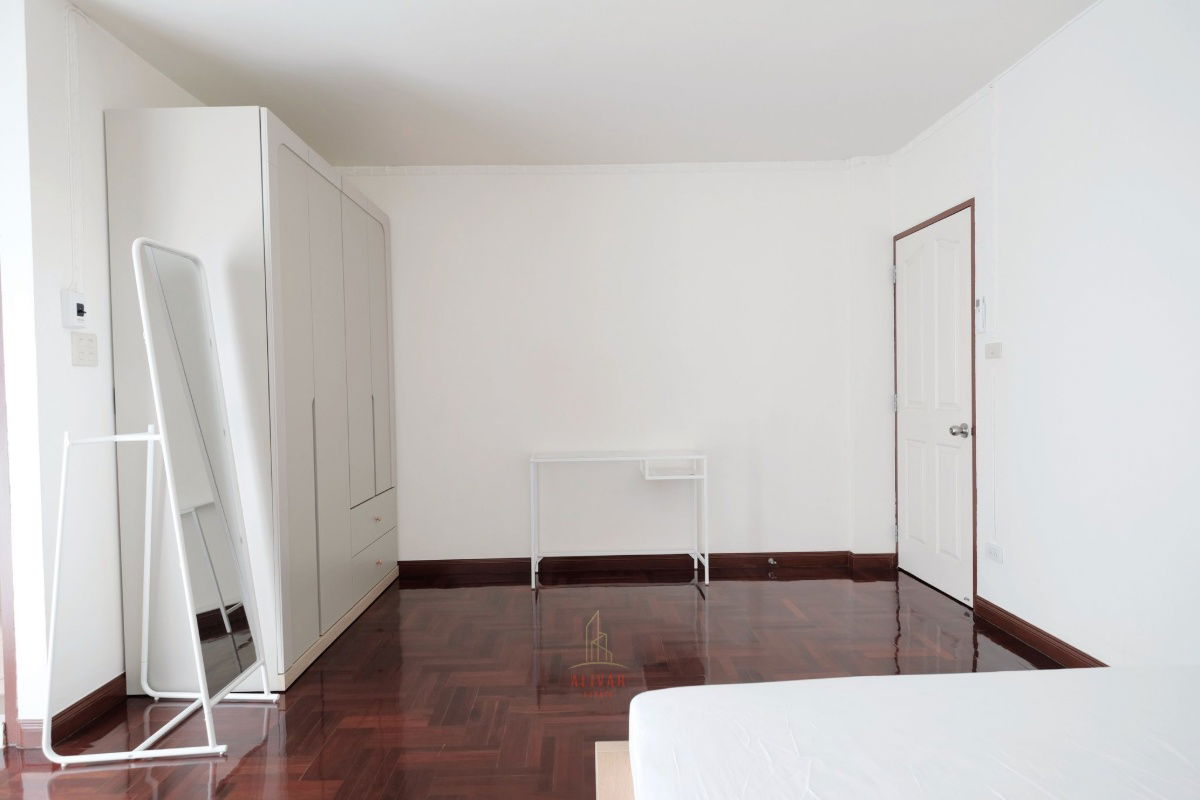 รูป RH121025 ให้เช่า ทาวน์เฮ้าส์ 3 ชั้น 5 ห้องนอน at ถนนสุขุมวิท105 ซ.ลาซาล 32 - รูปที่ 11/25