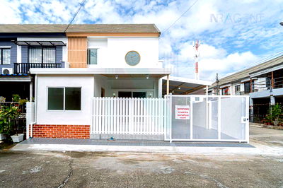 ทาวน์โฮม บางใหญ่ นนทบุรี : 📌 ขายทาวน์เฮาส์ โครงการ พฤกษา 54 วงแหวน - คลองถนน 2 ชั้น 4 ห้องนอน 2 ห้องน้ำ