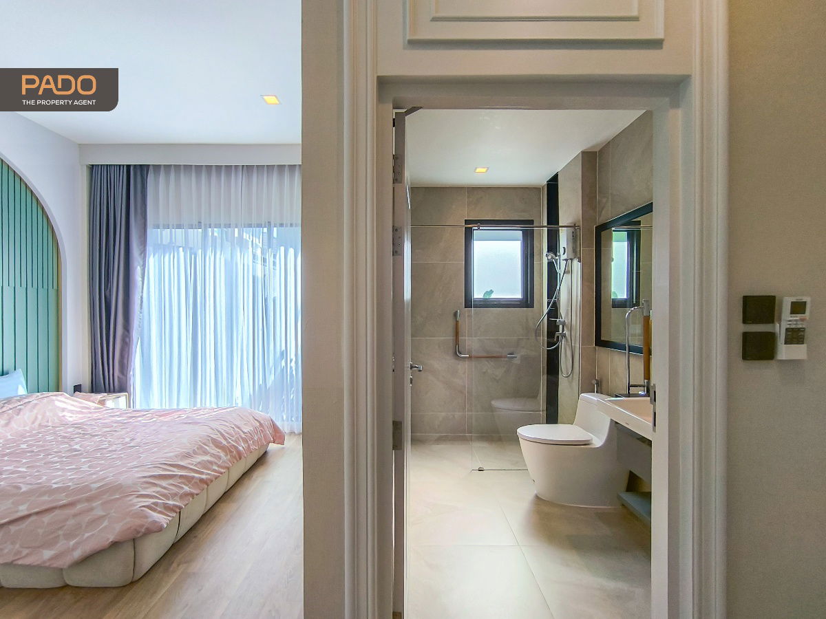 รูป ให้เช่า บ้านหรู แกรนด์ บางกอก บูเลอวาร์ด กรุงเทพกรีฑา (Grand Bangkok Boulevard Krungthepkritha) 4 ห้องนอน 5 ห้องน้ำ 4 จอดรถ - รูปที่ 26/40