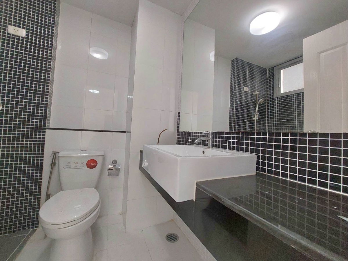 picture Condo for rent, The Rise B, 30.07 sq m., 1st floor, can open a shop, ready to move in, behind Central Chonburi - 9/18