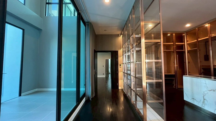 picture Luxury house for rent at Grand Bangkok Boulevard Krungthep Kreetha - 16/22