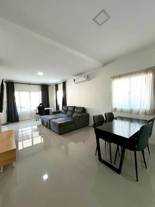 รูป ให้เช่าทาวน์โฮมสองชั้น  3 ห้องนอน 2 ห้องน้ำ 1 ห้องรับแขก 1 ห้องครัว   1  ที่จอดรถ - รูปที่ 4/17