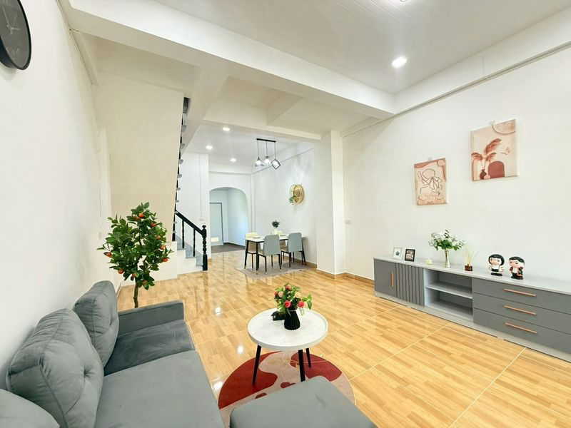 รูป ทาวน์เฮ้าส์ รีโนเวทใหม่ ทำเลดี หมู่บ้าน มหาลาภ2 ถนนเมนคู้ซ้าย มิตรไมตรี คู้ฝั่งเหนือ หนองจอก มีเฟอร์นิเจอร์ หน้าบ้านไม่ชนใคร - รูปที่ 6/21