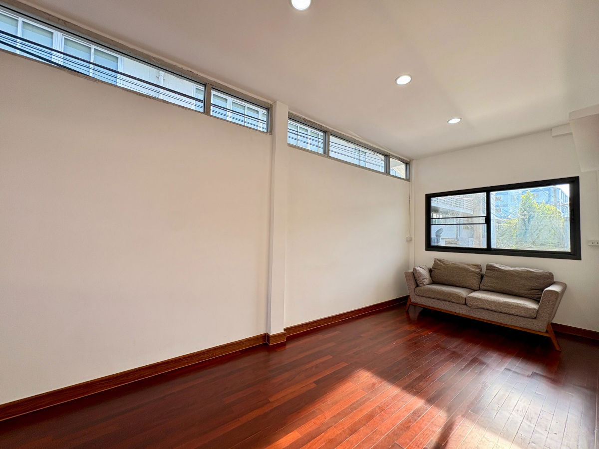 รูป ให้เช่า บ้านสวย บ้านเดี่ยว โฮมออฟฟิต 2 ชั้น 52 ตรว. พร้อมอยู่ ถ.พัฒนาการ ซอย 39 (ม.ปรีชา 1) 4นอน 3น้ำ ราคาพิเศษ - รูปที่ 11/18