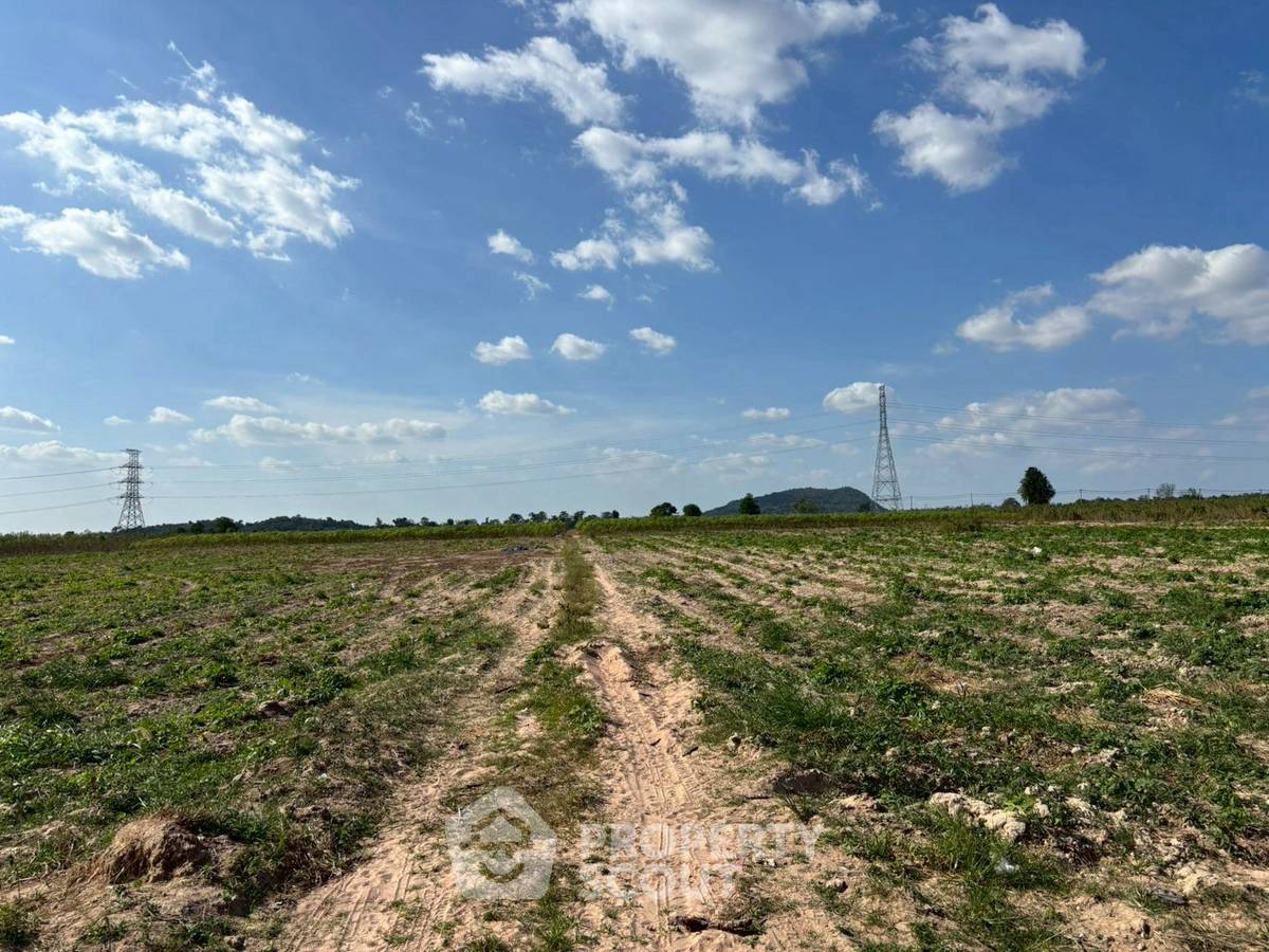 รูป ที่ดินสำหรับปล่อยขาย 227,200 ตารางเมตร แถว ใกล้ บ่อวิน (ID 2471224) - รูปที่ 5/5