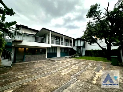 Houses for sale BTS Punnawithi : 🔼🔽 AccomA 📩 Home Office 4 BR House in  Suan Luang (AA25469)