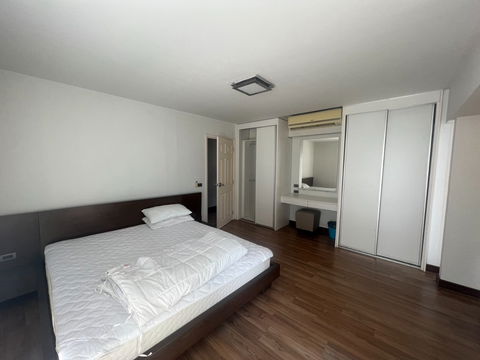 Lakeview Geneva 2 Condominium   Lakeview Geneva 2 Condominium  