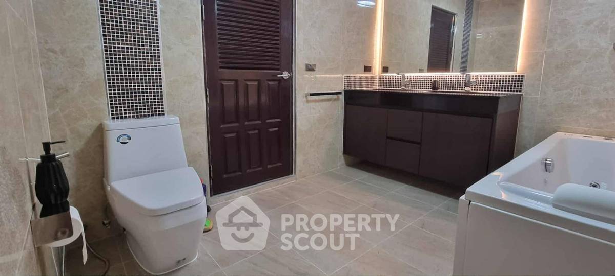 รูป บ้าน 3-ห้องนอน ที่ นทีกานต์ ปาร์ค วิว ใกล้ อ่างเก็บน้ำมาบประชัน (ID 2472359) - รูปที่ 14/18