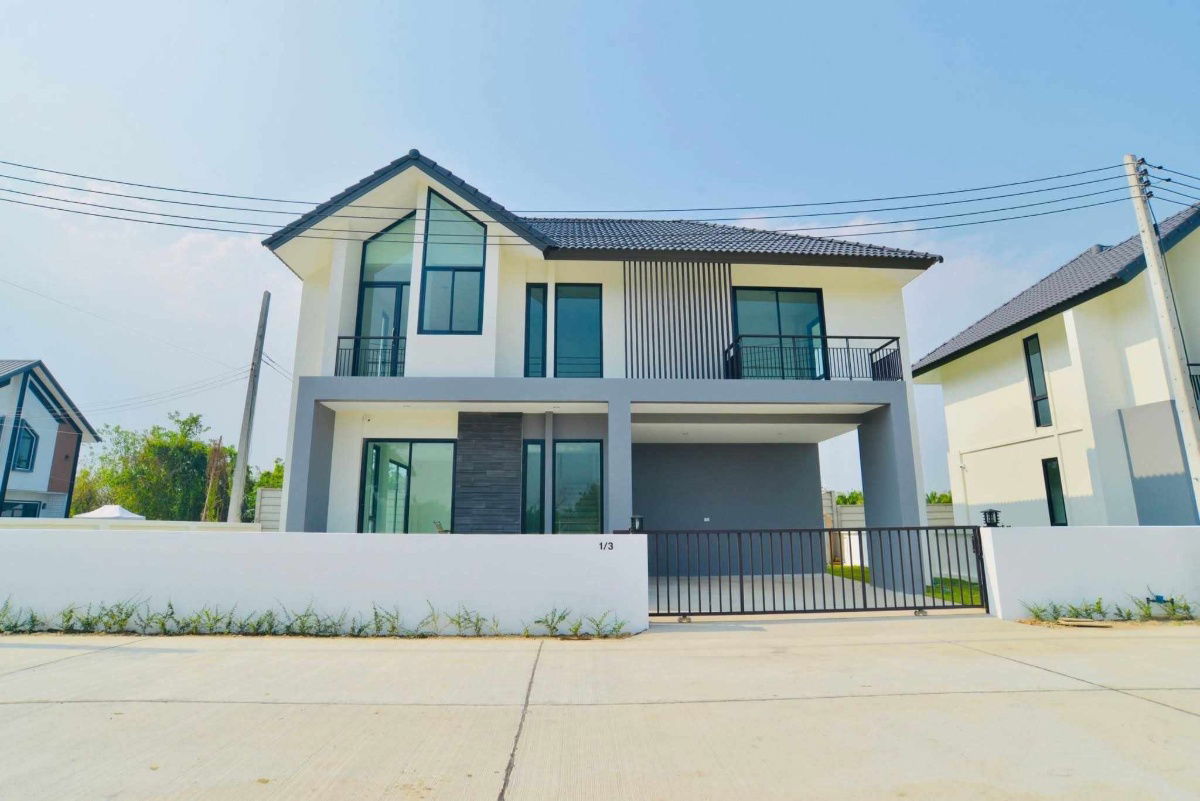picture Brand New House for sale . Near PhaKoiTai fresh Market .Sanphisae ChiangMai - 1/8