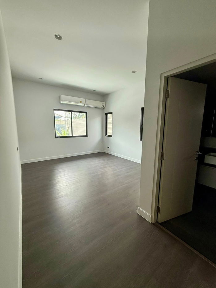 picture ST13259 - Setthasiri Krungthepkreetha 2 - 11/18