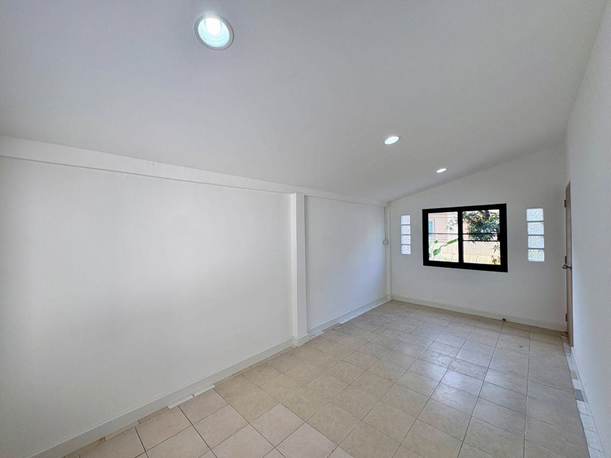 รูป ให้เช่า บ้านสวย บ้านเดี่ยว โฮมออฟฟิต 2 ชั้น 52 ตรว. พร้อมอยู่ ถ.พัฒนาการ ซอย 39 (ม.ปรีชา 1) 4นอน 3น้ำ ราคาพิเศษ - รูปที่ 15/18