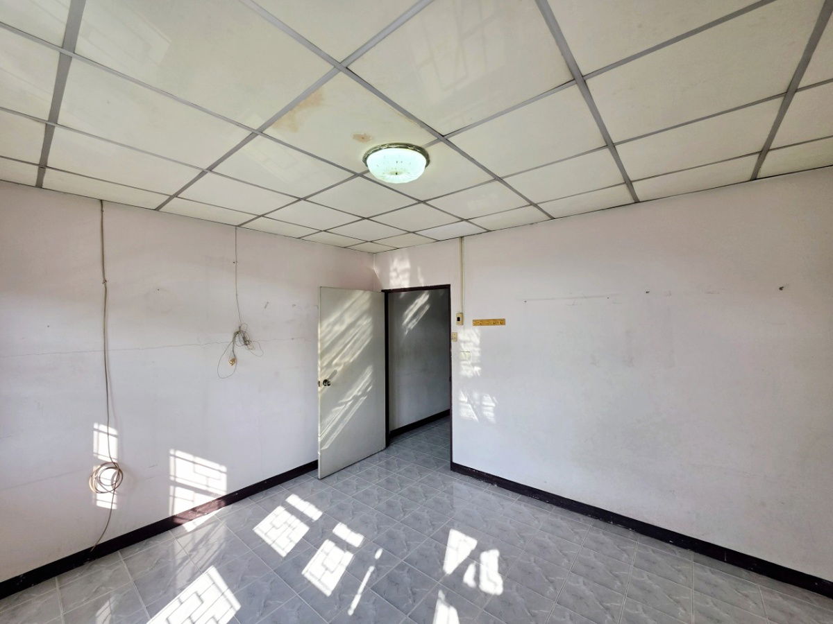 รูป ขายทาวน์เฮ้าส์ 2 ชั้น สุขาภิบาล 5 ซอย 58 เพียง 850,000 บาท - รูปที่ 7/12