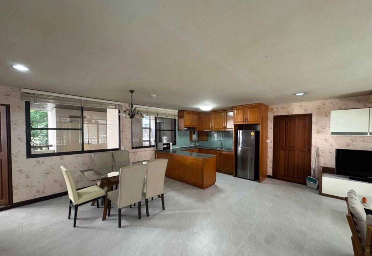 picture Baan                           Chan  - 2/10