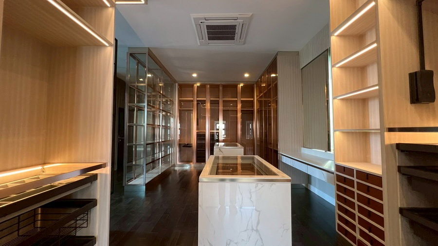 picture Luxury house for rent at Grand Bangkok Boulevard Krungthep Kreetha - 15/22