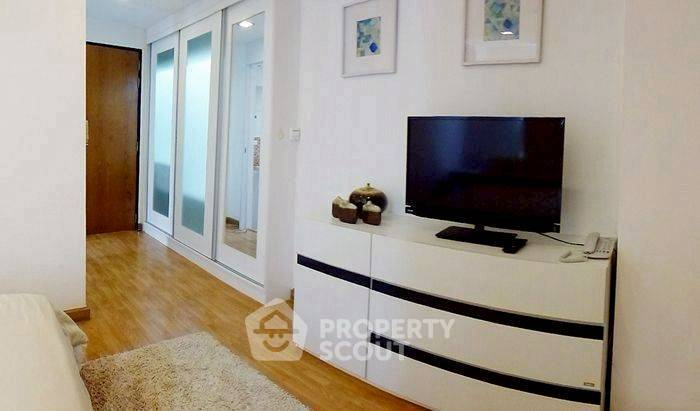 picture 2-BR Condo at The Alcove Sukhumvit 49 near BTS Phrom Phong (ID 2472656) - 2/8