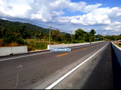 Land for sale Wang Chin Phrae : Land for Sale: 30-Rai Prime Plot on Main 4-Lane Highway (Route 1023)